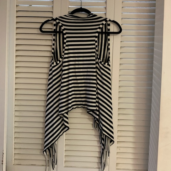 NWT Vest - Picture 2 of 4